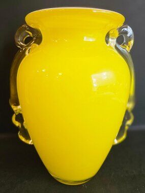 VTG lemon yellow hand blown art glass vase, clear glass handles, white interior